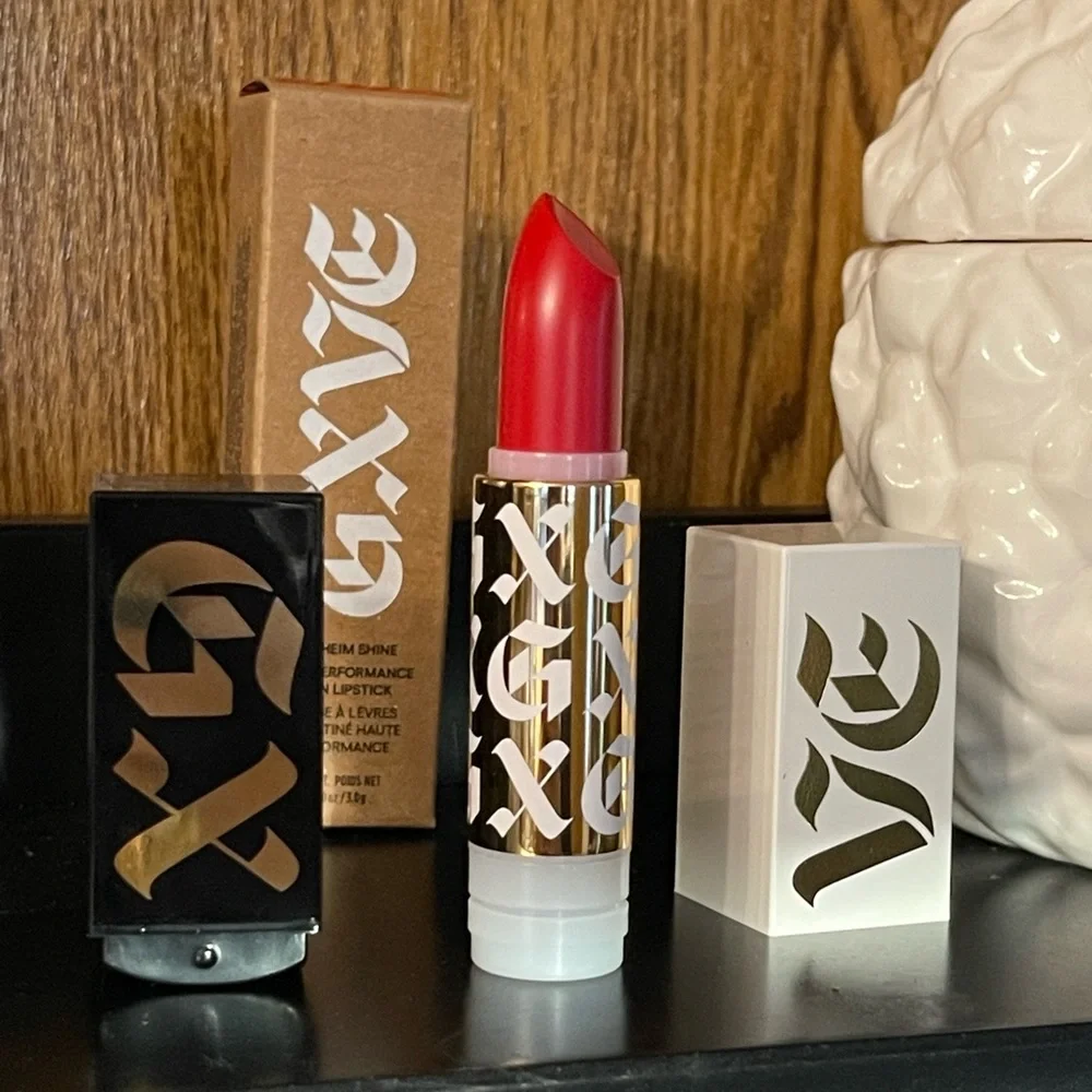 GXVE By Gwen Stefani Anaheim Shine Satin Lipstick In Loara (Orange Red)